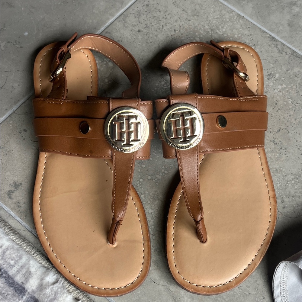 Tommy Hilfiger Tan Sandals with Gold Emblem